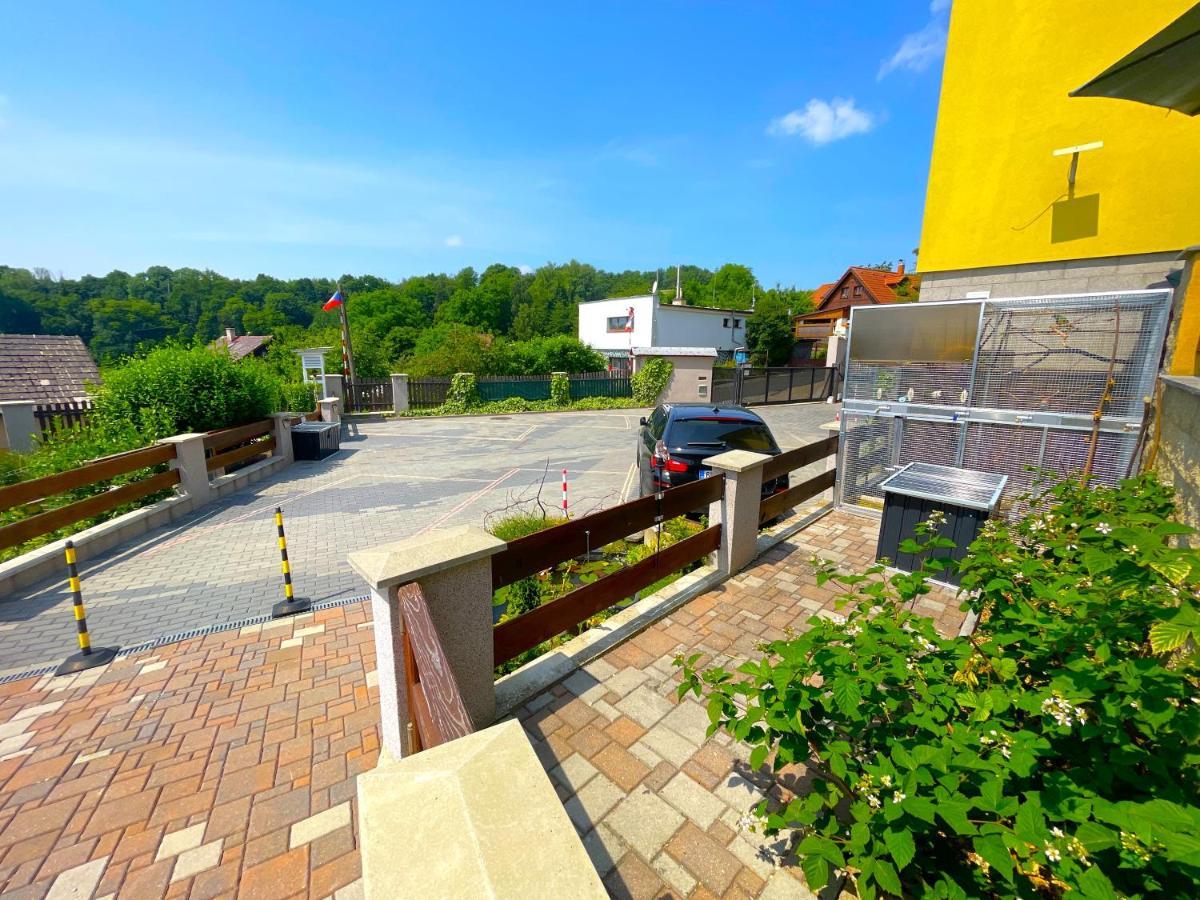 Maxovo Kralovstvi Apartment Rovensko pod Troskami Exterior photo
